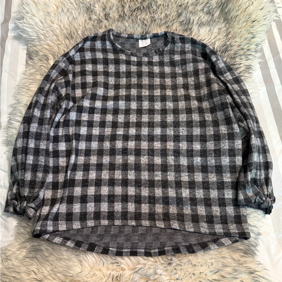 Gray and Black Plaid Long Sleeve Top Zara - Picture 1 of 3